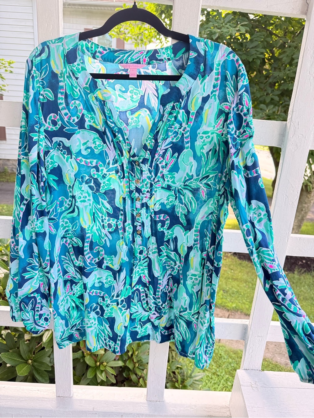 Lilly Pulitzer Teal Aqua Navy Floral Pintuck V-Neck Blouse